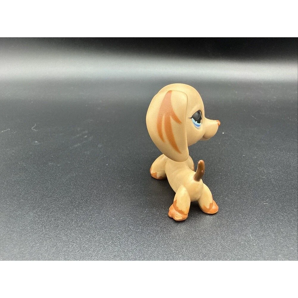 Littlest Pet Shop Cute Tan Dog Figure Blue Eyes Hasbro 2005Dachshund  LPS